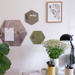 Sechskant 42 cm. Glas-Magnettafel aus beigefarbenem Marmor