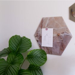 Sechskant 42 cm. Glas-Magnettafel aus beigefarbenem Marmor