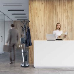 Kl�dh�ngare med paraplyst�ll, MAULnubis, svart