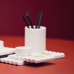 Zahnbrstenbecher aus weier Keramik