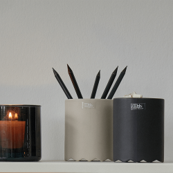 Zahnbrstenbecher aus beiger Keramik