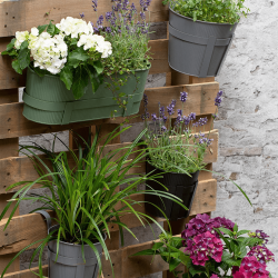 Balcony Pot in Matte Black Metal