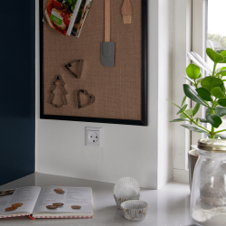 60 x 40 cm. Hessische Pinnwand 60x40 cm Schwarzer Rahmen